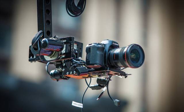 伟大的缺席 相关产品