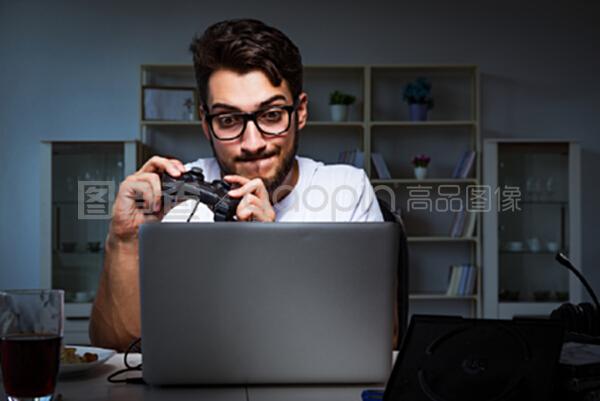 凋零在春天 产品图片