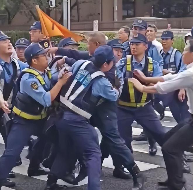 侏罗纪崛起 相关产品