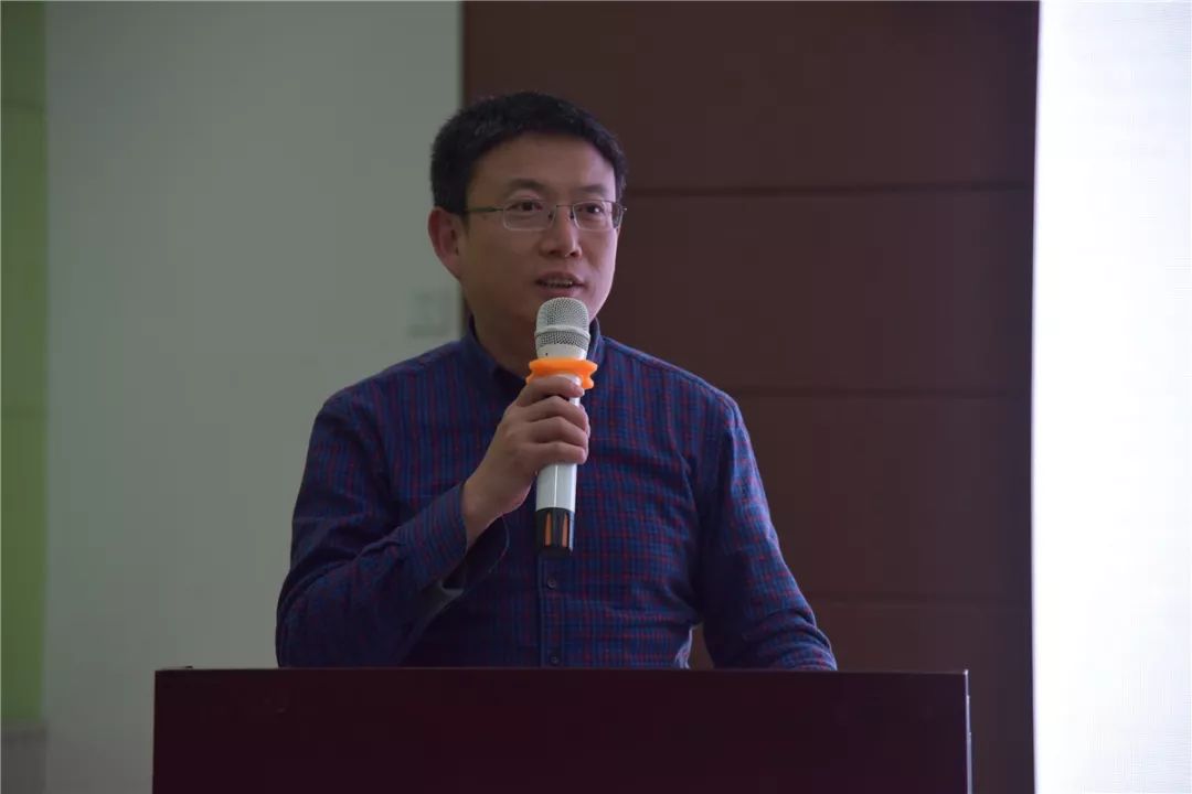 啄木鸟和雨 相关产品